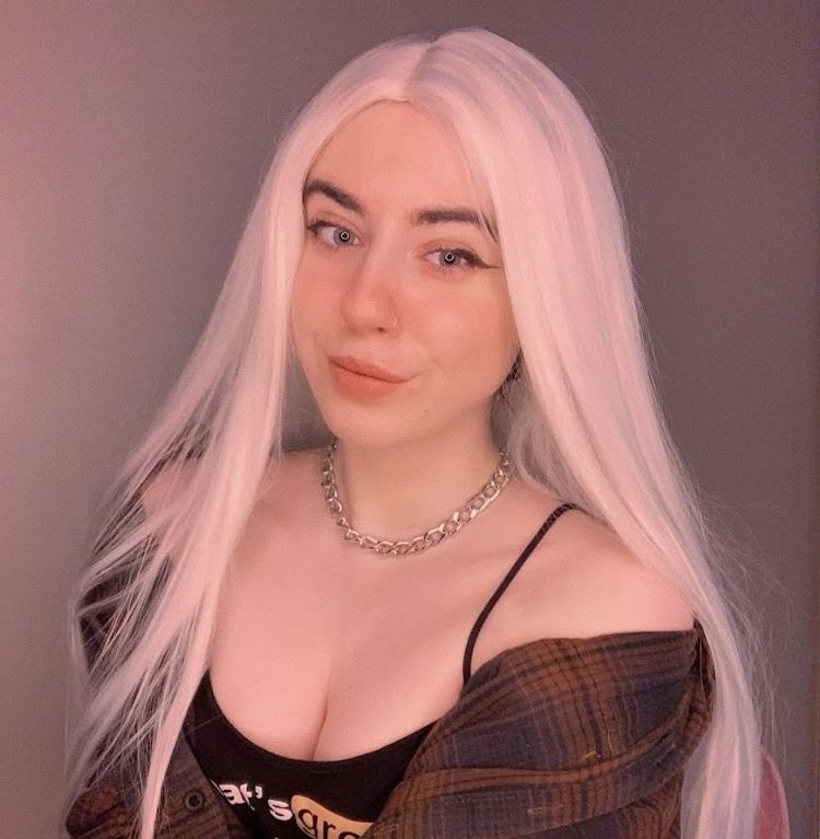 Best Kitten OnlyFans Accounts lolafawn