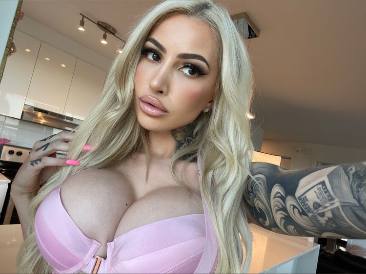Best Bombshell OnlyFans Accounts loloduch