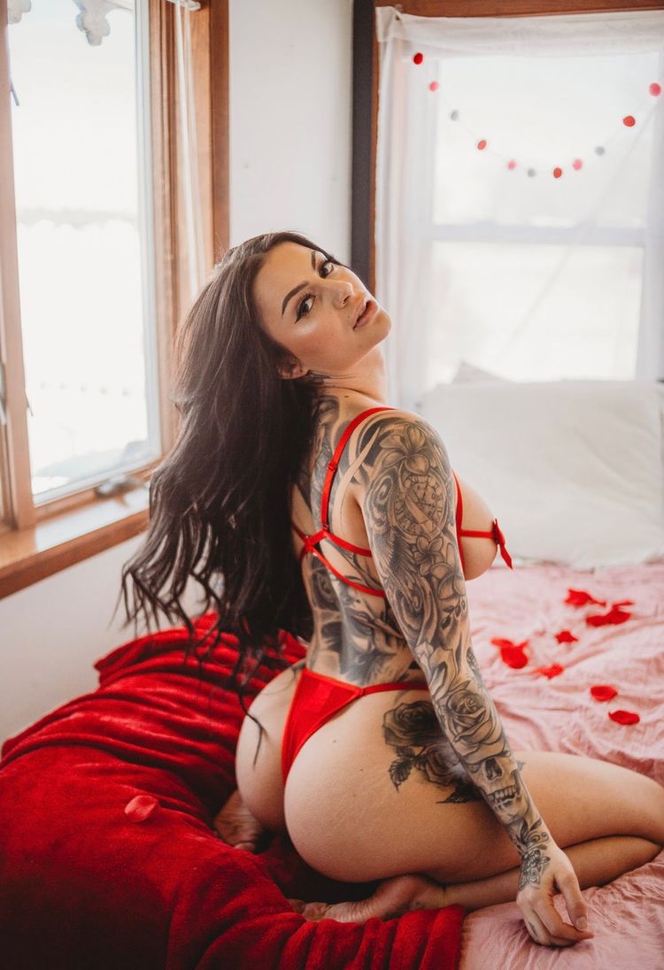 Best Glory Hole OnlyFans Accounts london_princess