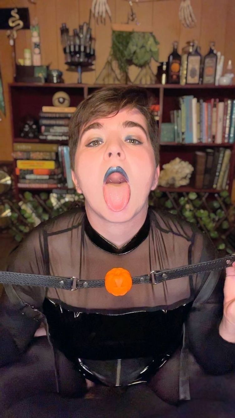 Best Nonbinary OnlyFans Accounts lucienuncensored