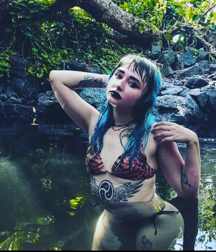 Best Hawaii OnlyFans Accounts lunaraesagefree