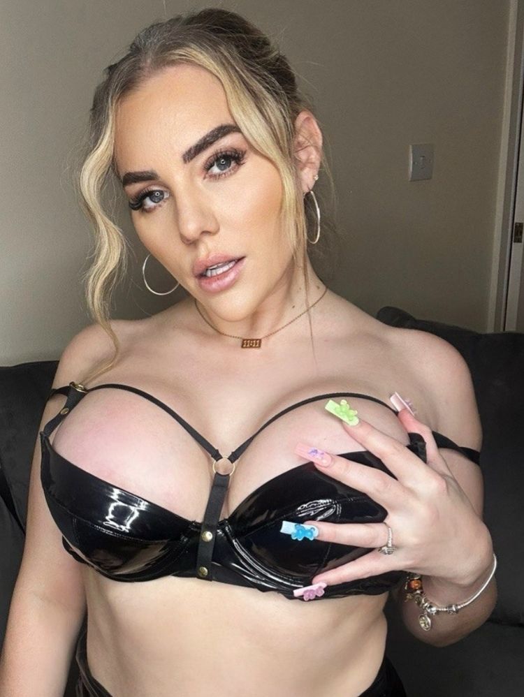 Best Tits OnlyFans Accounts maddisonspage