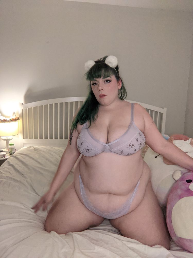 Best Green Hair OnlyFans Accounts maladjustedmolly