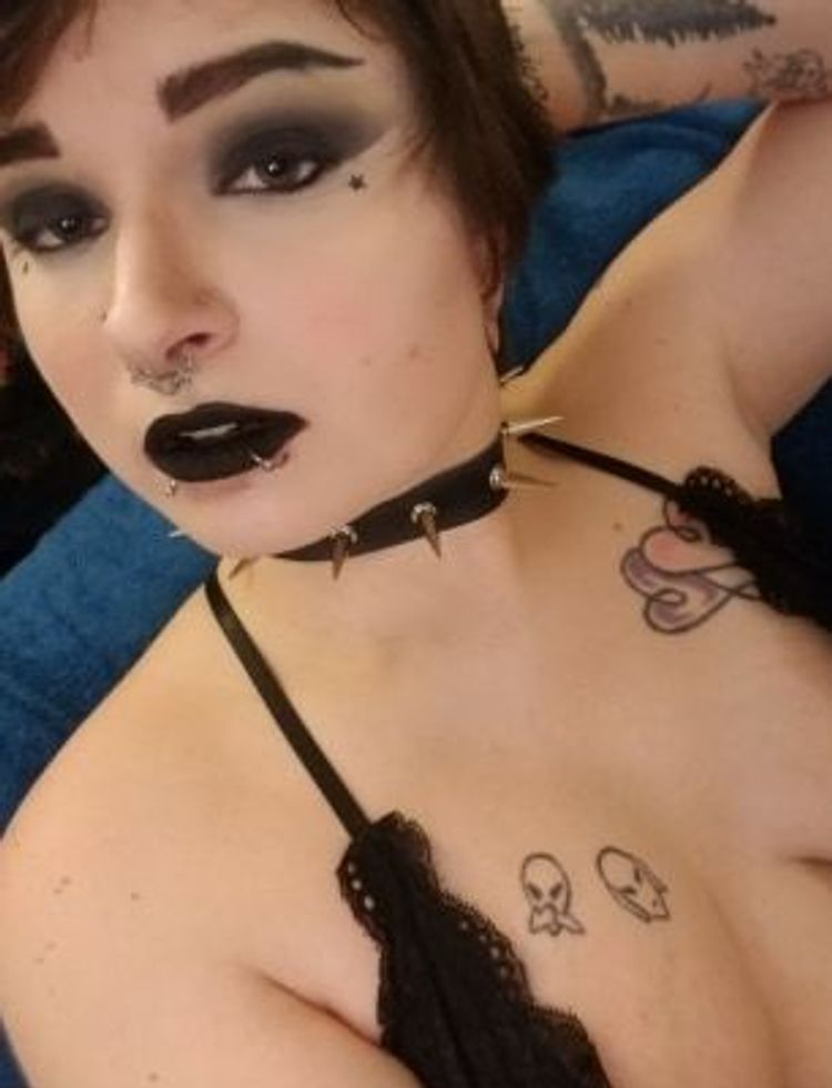 Best Lactating OnlyFans Accounts manicnympho666