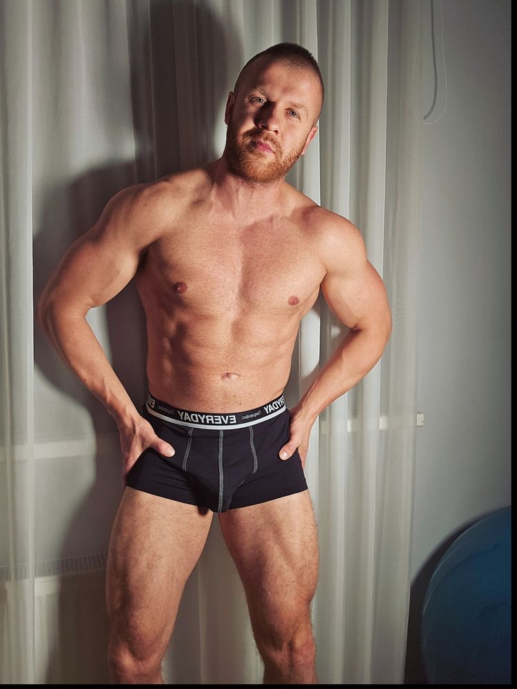 Best Naked Yoga OnlyFans Accounts martinlovely