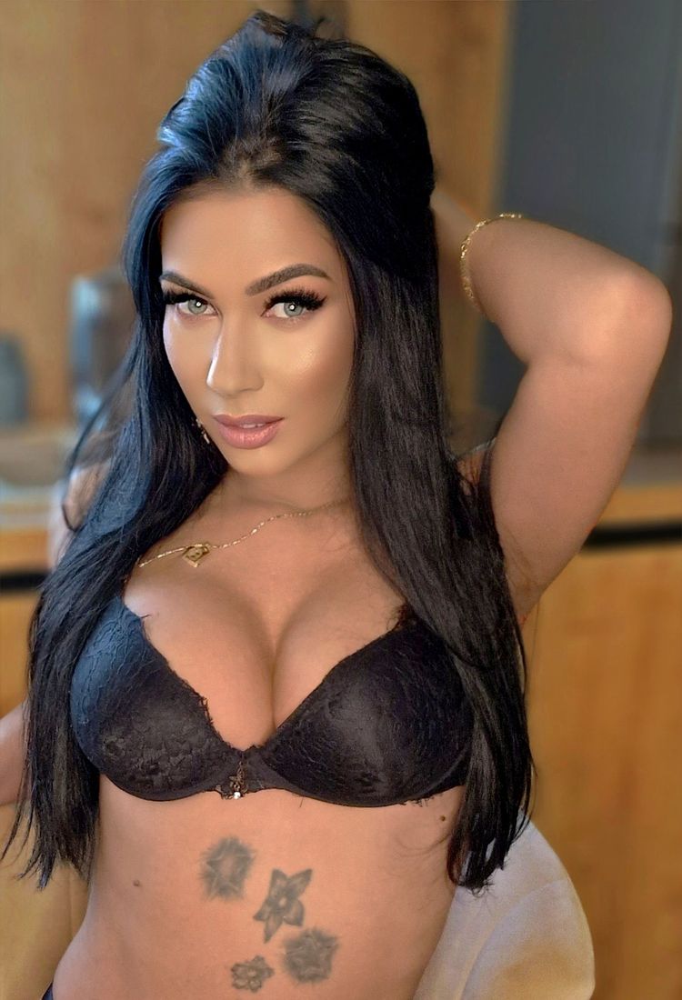 Best Blue Eyes OnlyFans Accounts meganreiny