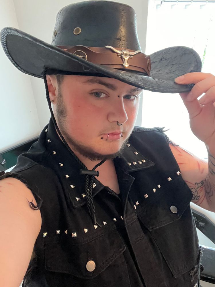 Best Masked OnlyFans Accounts merlinpup21