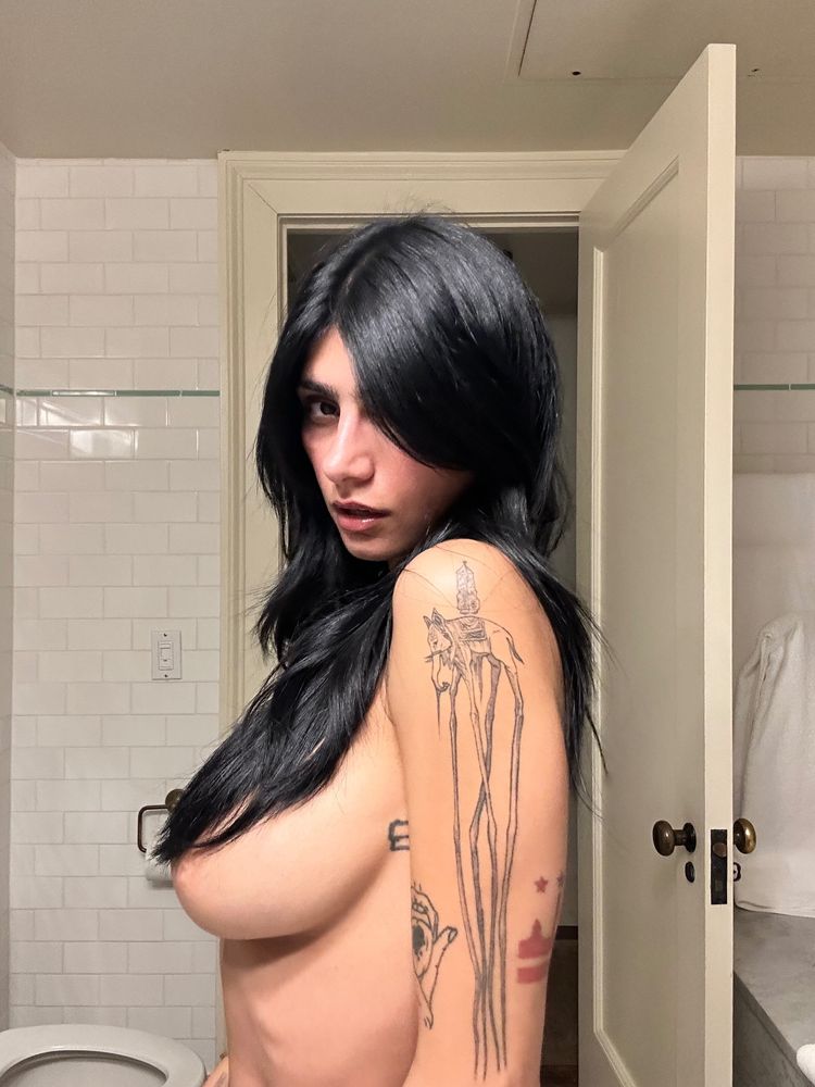 Best Single OnlyFans Accounts miakhalifa