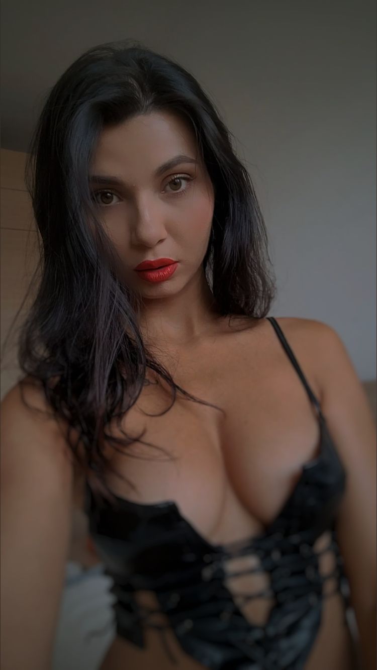 Best OnlyFans Accounts Romania miha.babe93