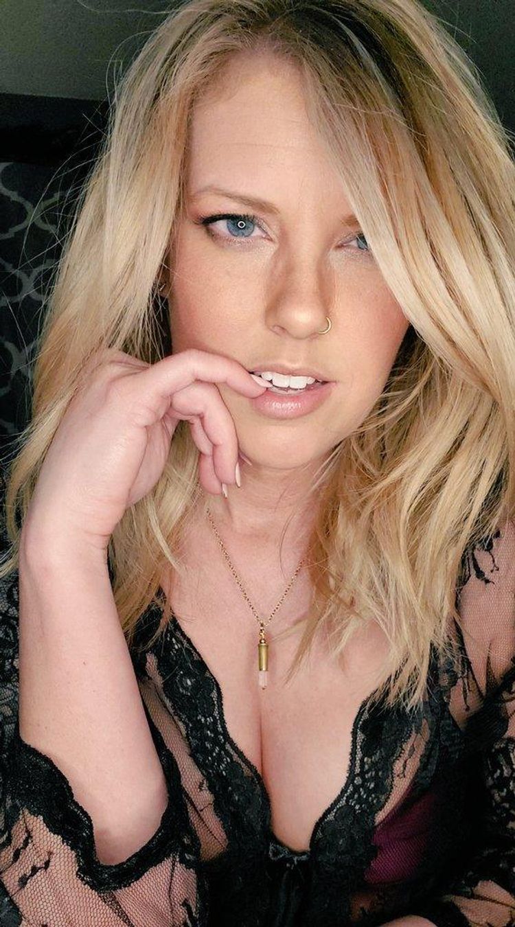 Best Selling Content OnlyFans Accounts mistressblue08