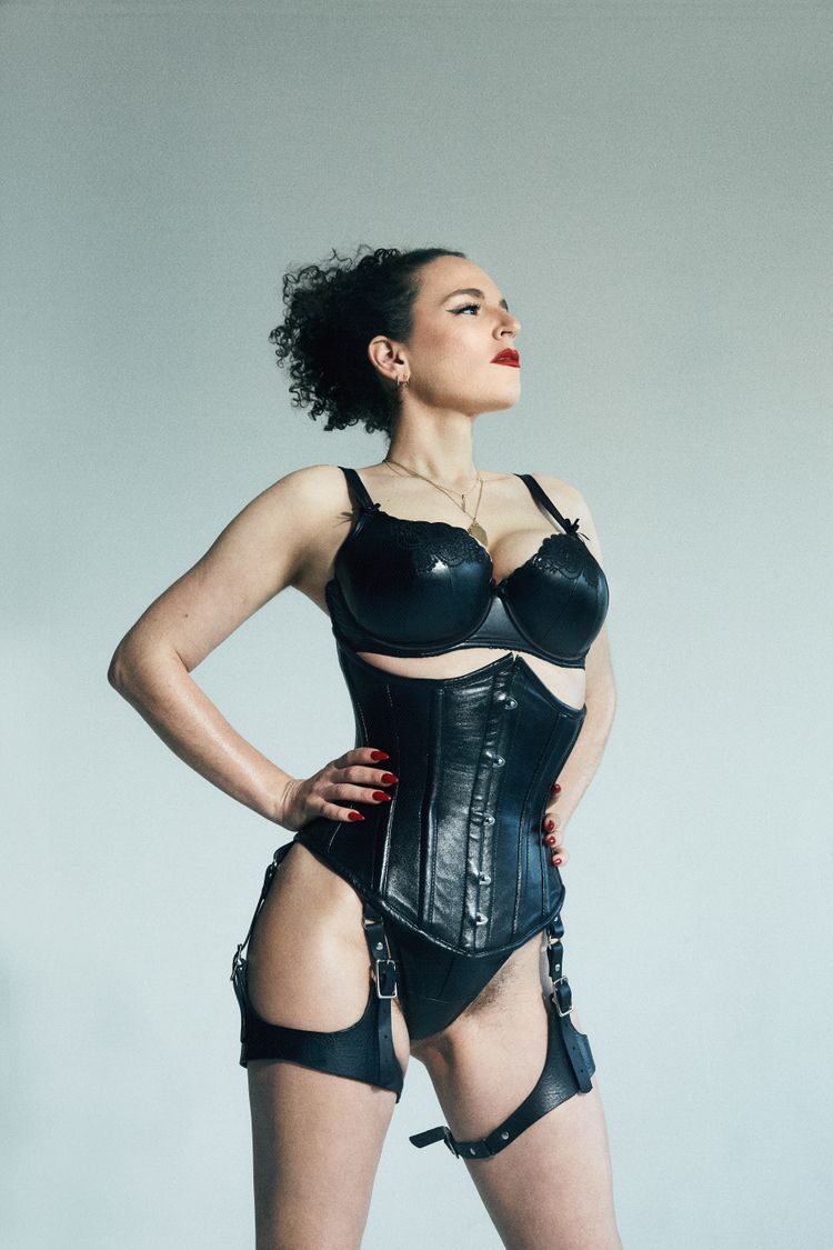 Best Leather OnlyFans Accounts mistressblunt