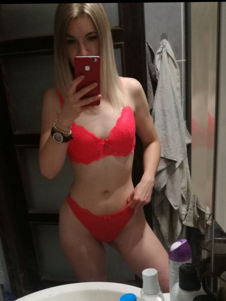 Best Ballbusting OnlyFans Accounts monica.nylon