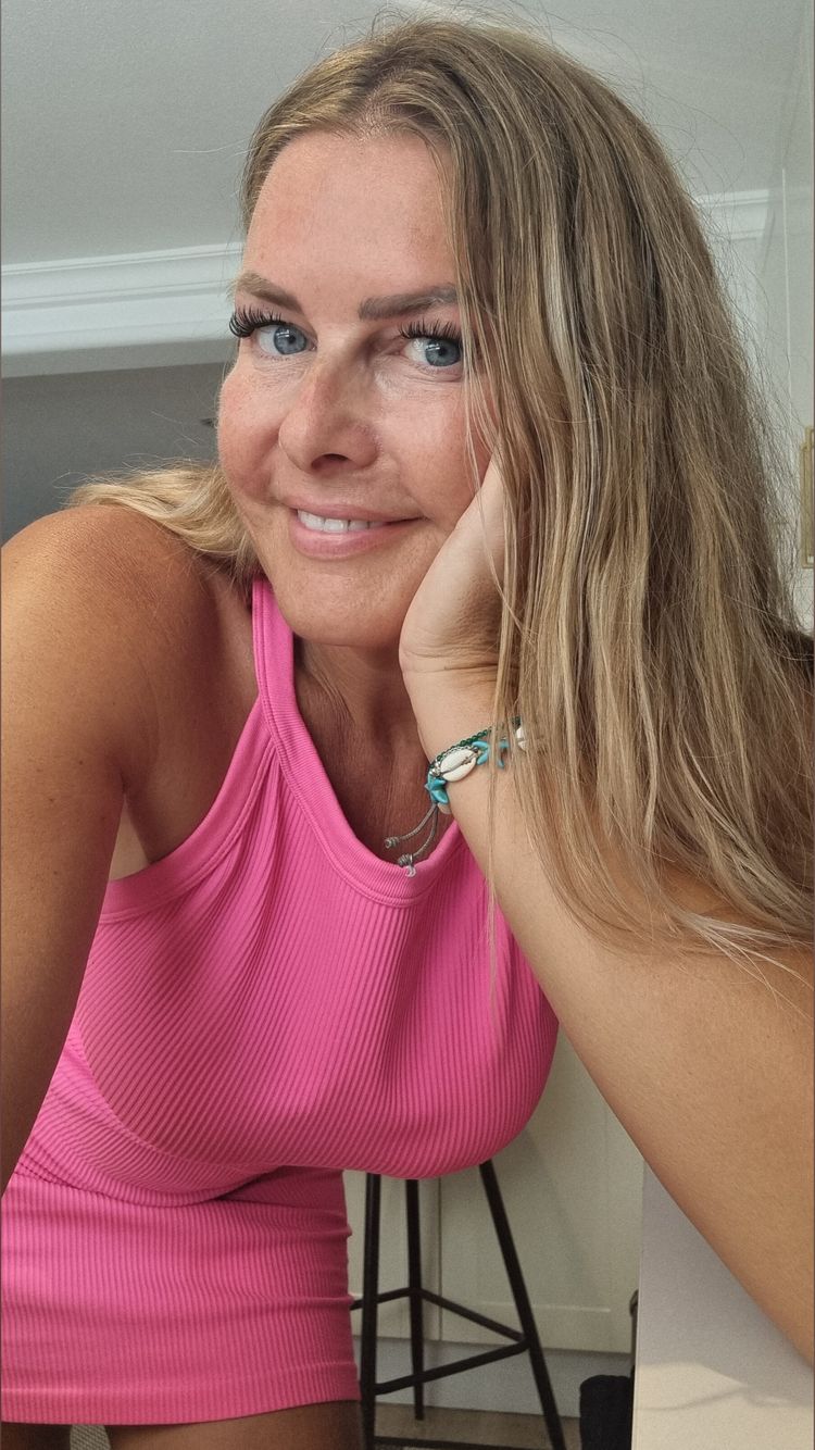 Best Irresistible OnlyFans Accounts more_intimate_with_caly