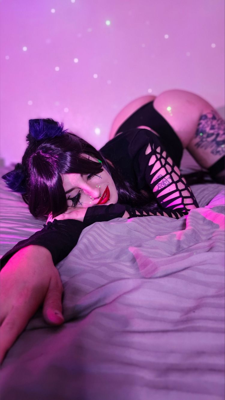 Best Entice OnlyFans Accounts mrs.succubus