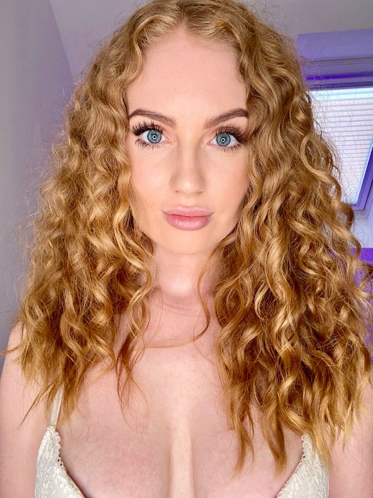 Best Blue Eyes OnlyFans Accounts ms_ava_isabella