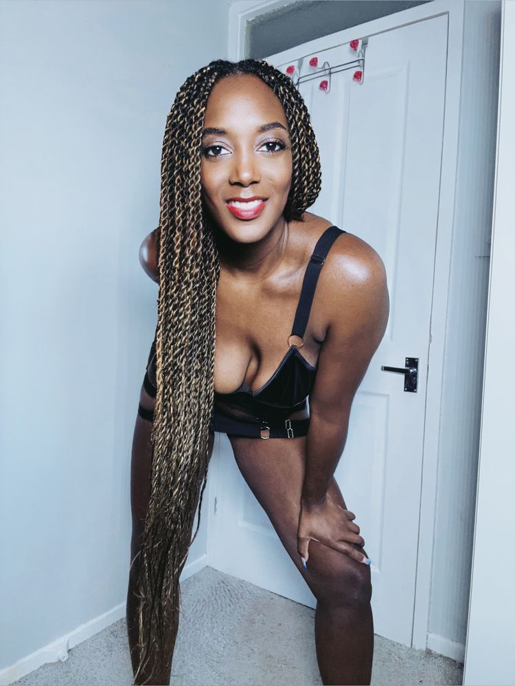 Best Leather OnlyFans Accounts mslorraineldn
