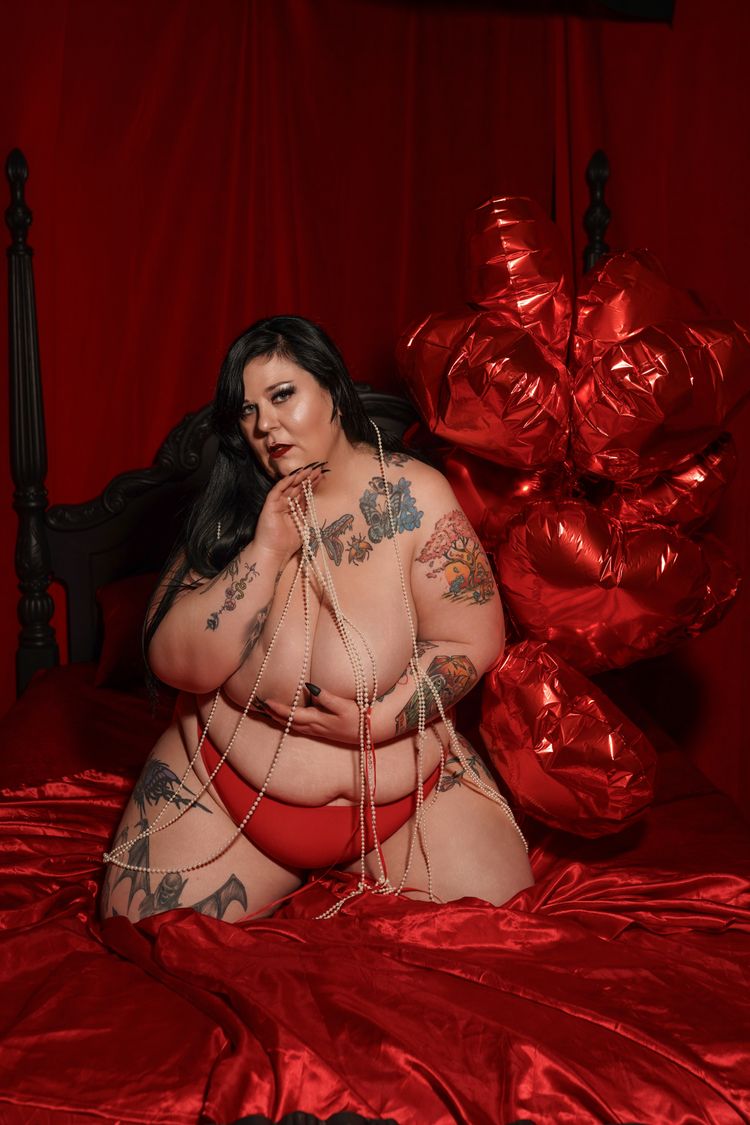 Best Plussize Model OnlyFans Accounts mz.deevyne
