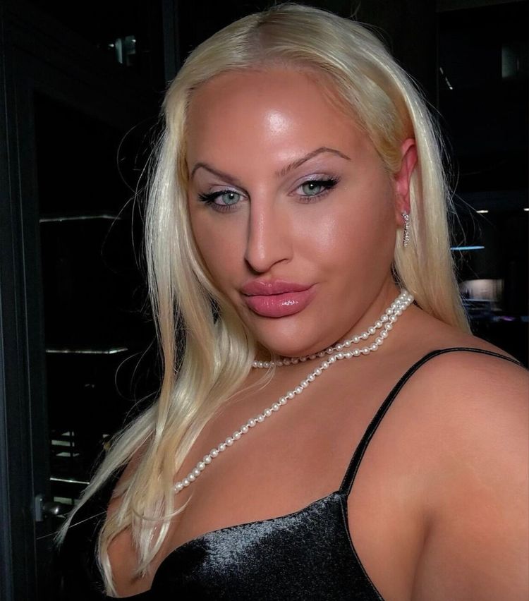 Best Bottom OnlyFans Accounts naomiplatinum