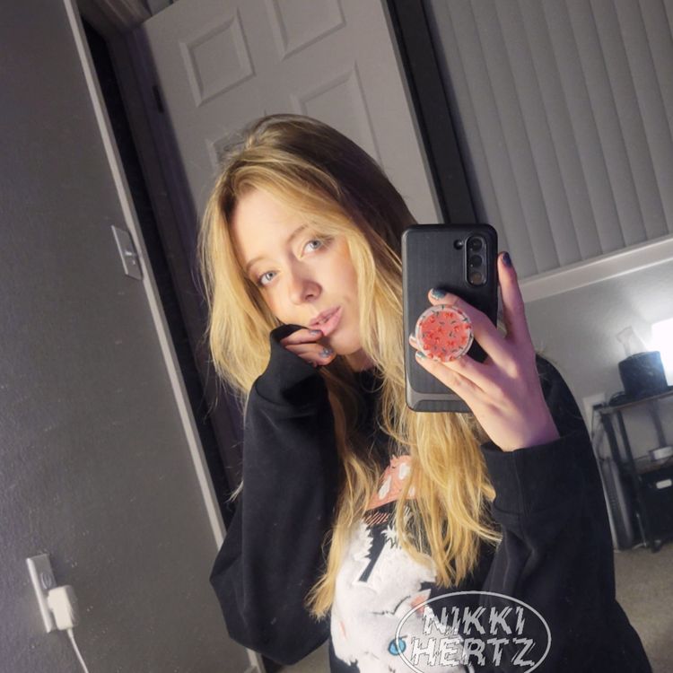 Best Cutest OnlyFans Accounts nikkihertz