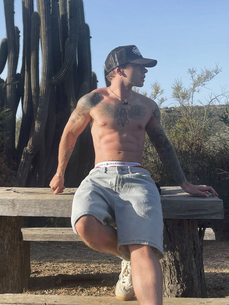 Best Uncut OnlyFans Accounts northem