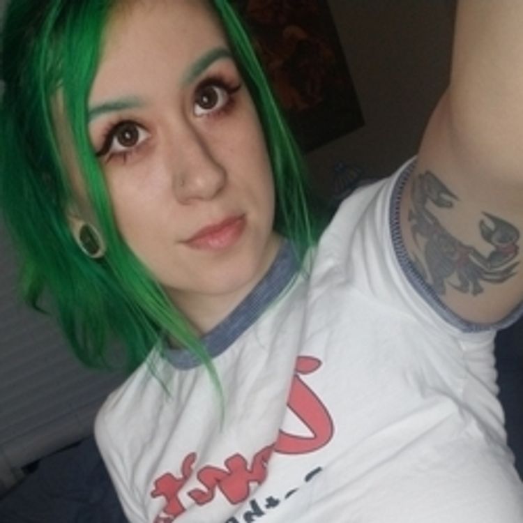 Best Green Hair OnlyFans Accounts oliviamoe