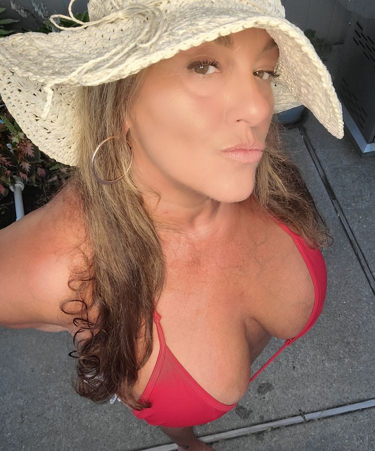 Best BWC OnlyFans Accounts onesexyhotwife