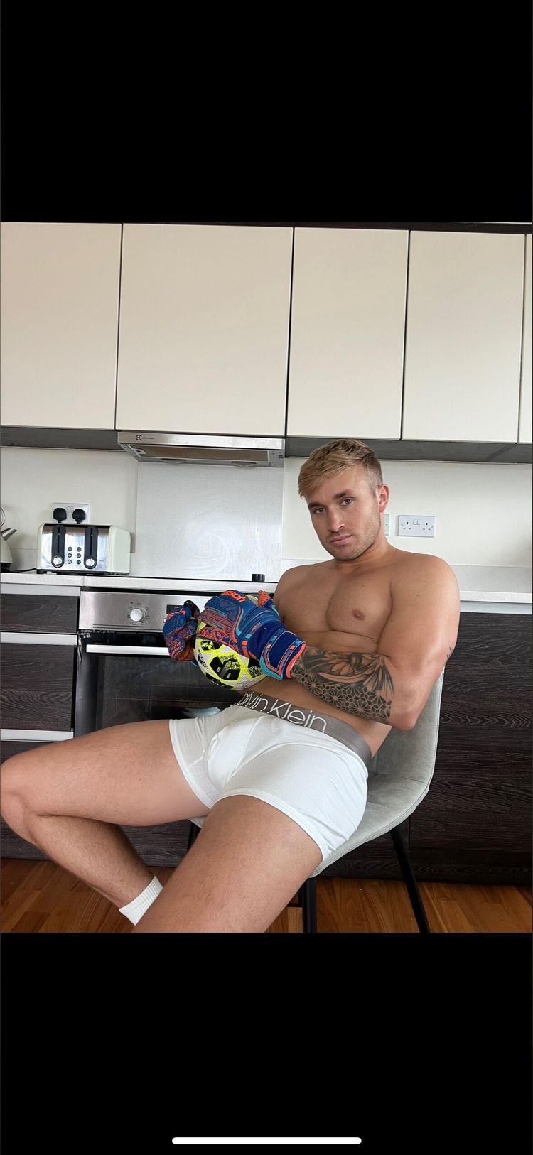Best Muscle OnlyFans Accounts oscarjenson