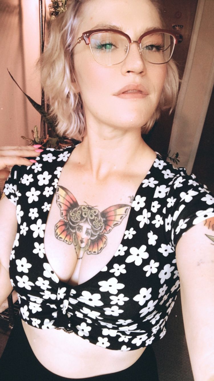 Best Marjuana OnlyFans Accounts peachypawgrae