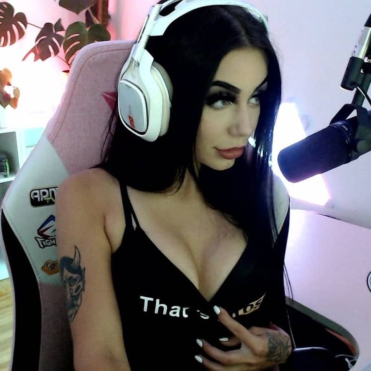 Best OnlyFans Accounts Canada perfexia