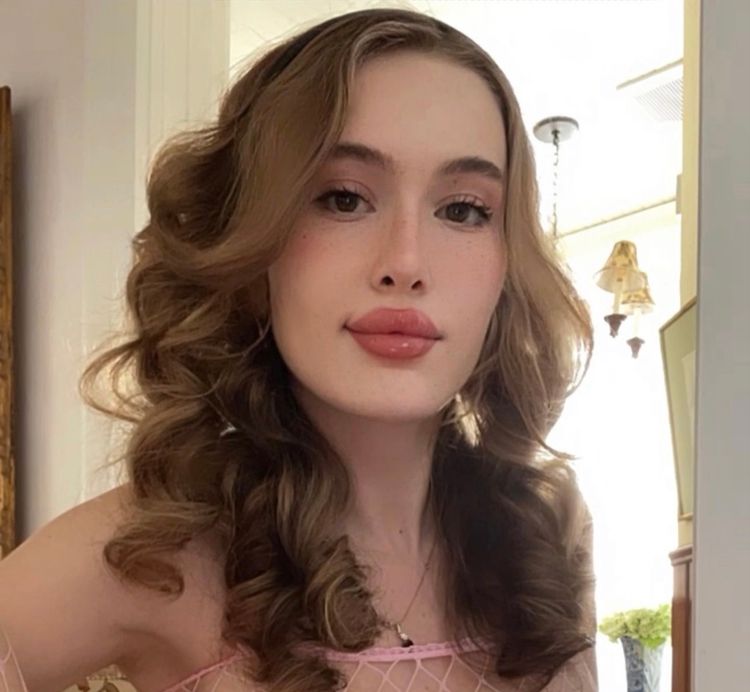 Best Trans OnlyFans Accounts porcelaingoirl
