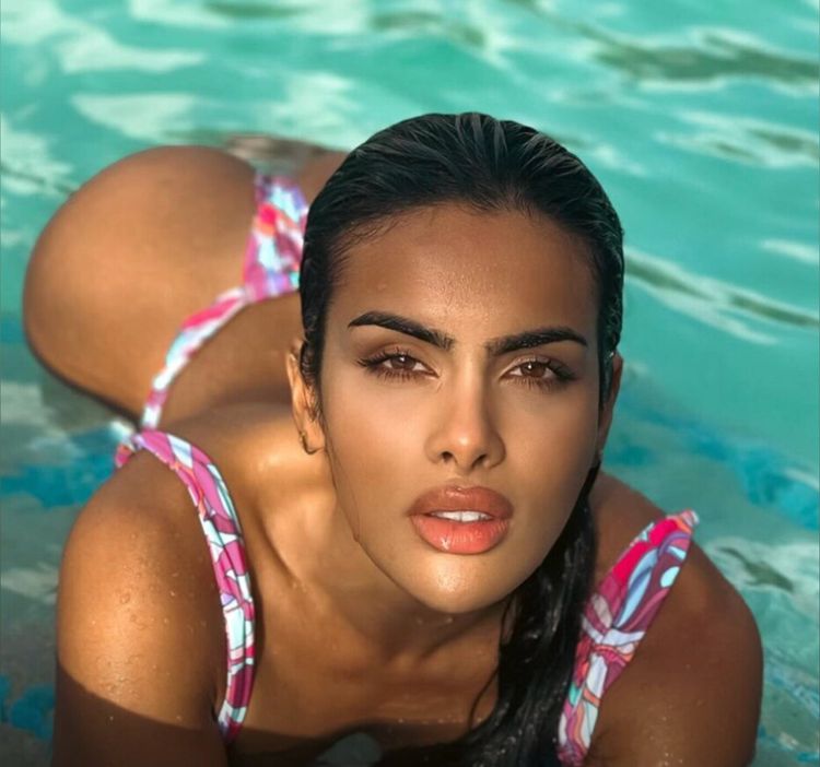 Best Bombshell OnlyFans Accounts pri_aqillavip
