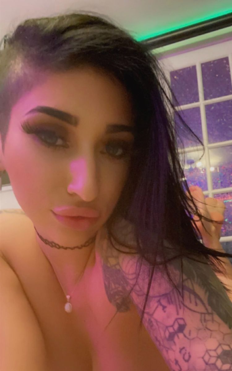 Best Nerd OnlyFans Accounts queentesla