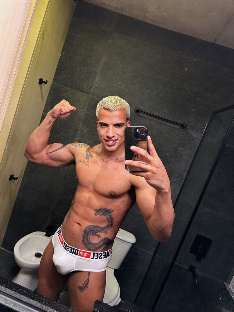 Best Muscle OnlyFans Accounts randhyjr