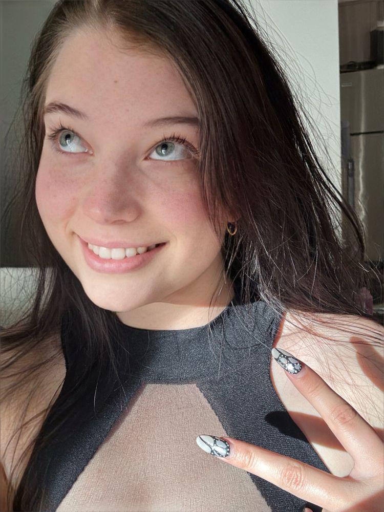 Best Little OnlyFans Accounts rayeroze
