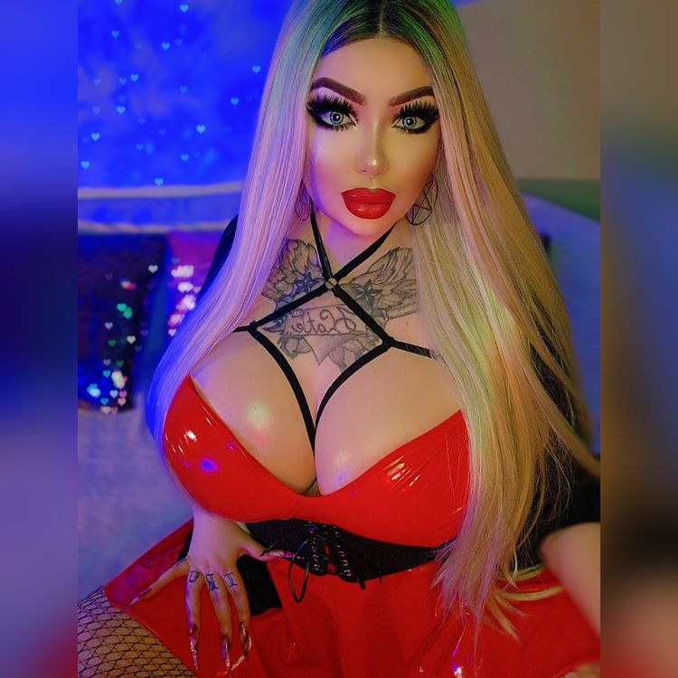 Best Gothic OnlyFans Accounts rebeccaxrandall