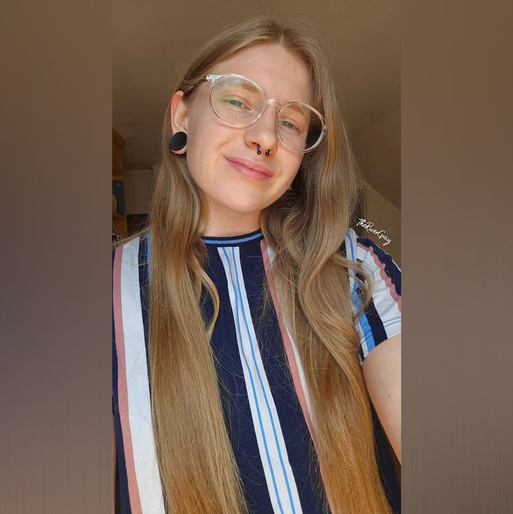 Best Queer OnlyFans Accounts rivergray