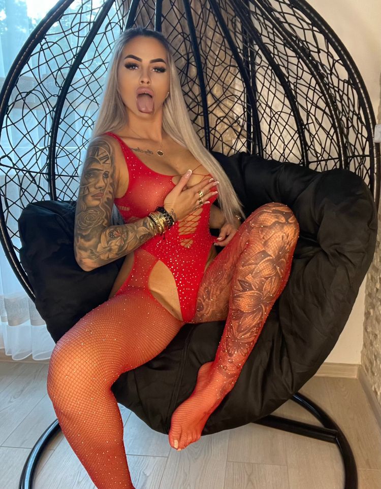 Best OnlyFans Accounts Romania roxanavipp