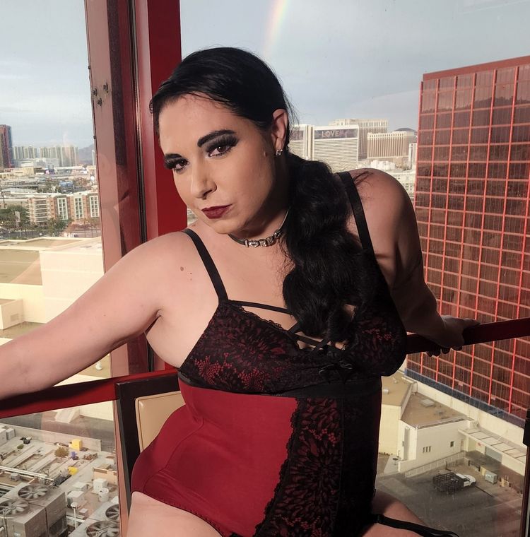 Best Gloryhole OnlyFans Accounts sarahhotwife