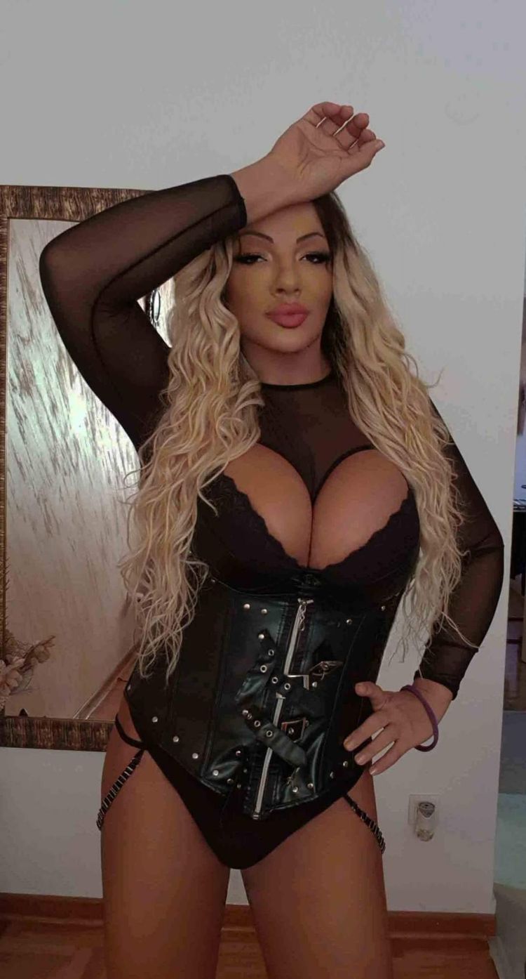 Best Shemale OnlyFans Accounts saratsbgd