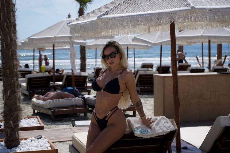 Best Bombshell OnlyFans Accounts sashaangell