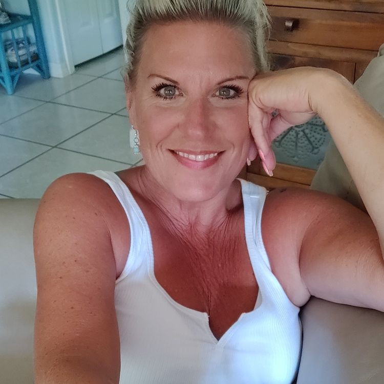 Best Bathroom OnlyFans Accounts sessyb