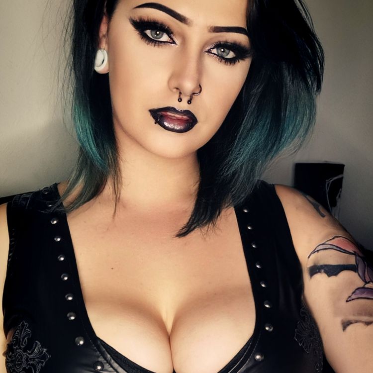 Best Gothic OnlyFans Accounts sexmetalbarbie996