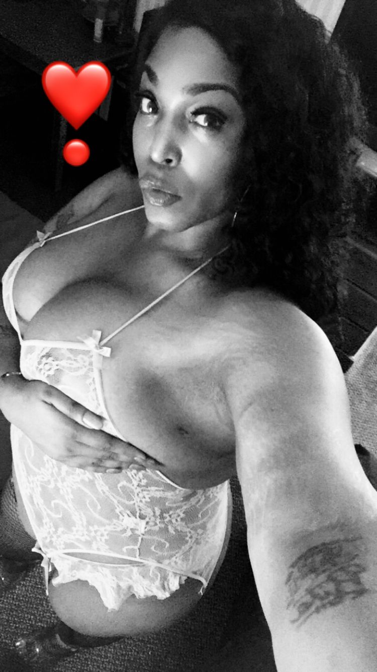 Best Amazonian OnlyFans Accounts sixfootseventskenyatta