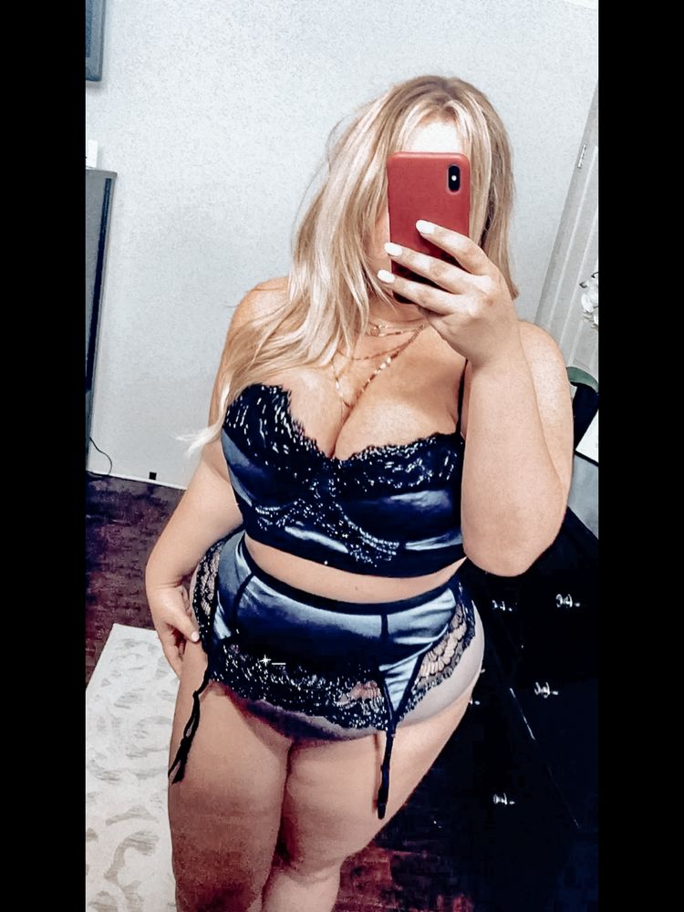 Best Flashing OnlyFans Accounts southernhotwife