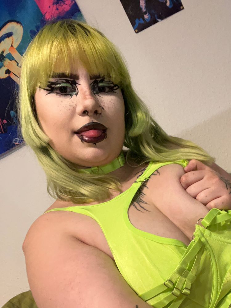 Best Gothic OnlyFans Accounts suicidyalice
