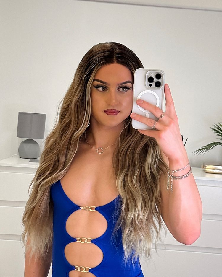Best Transwoman OnlyFans Accounts tayrosiee