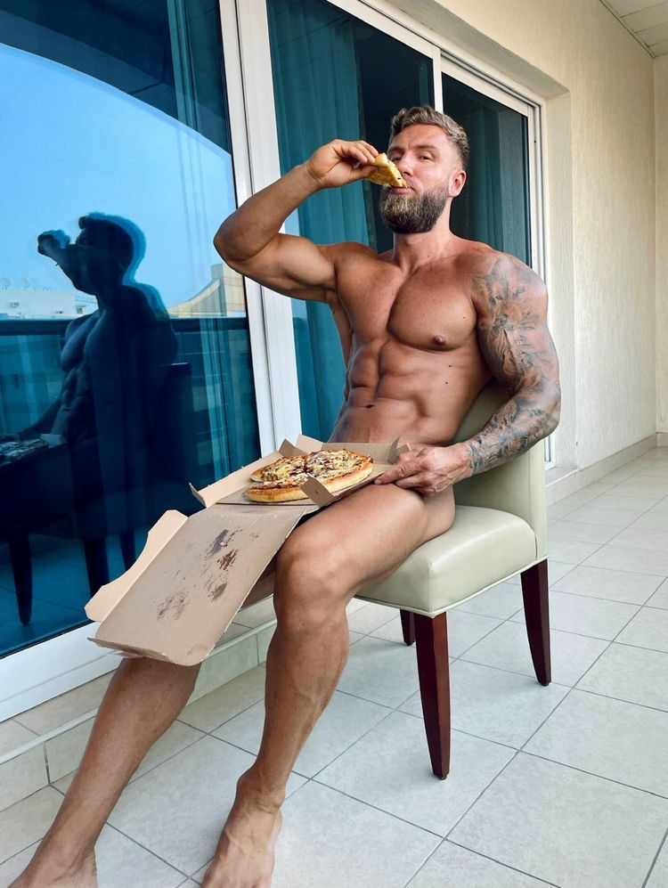 Best Alpha OnlyFans Accounts theblondeadonis69