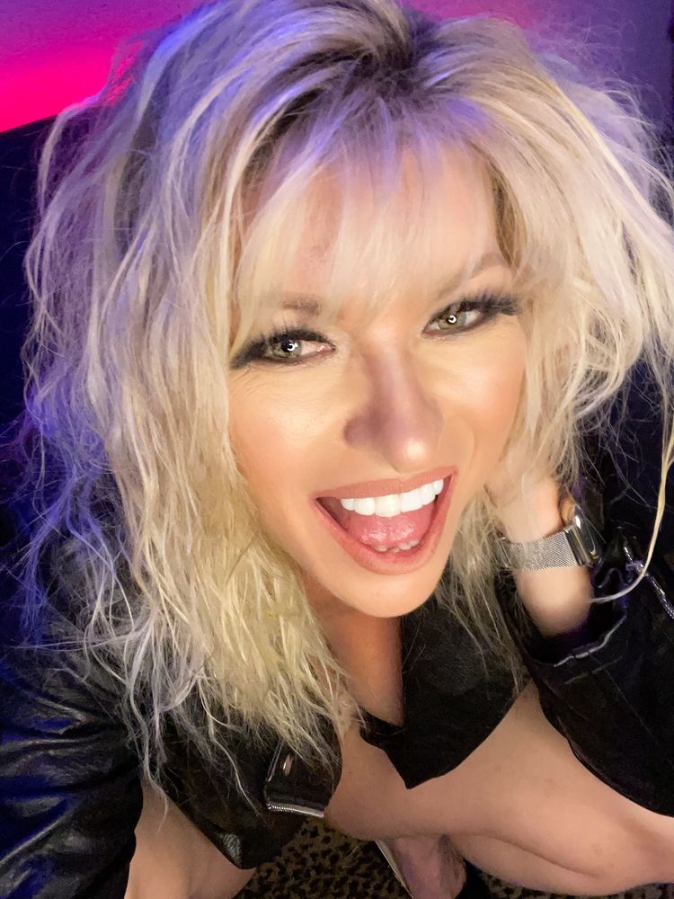 Best Entertainer OnlyFans Accounts thetylenebuck