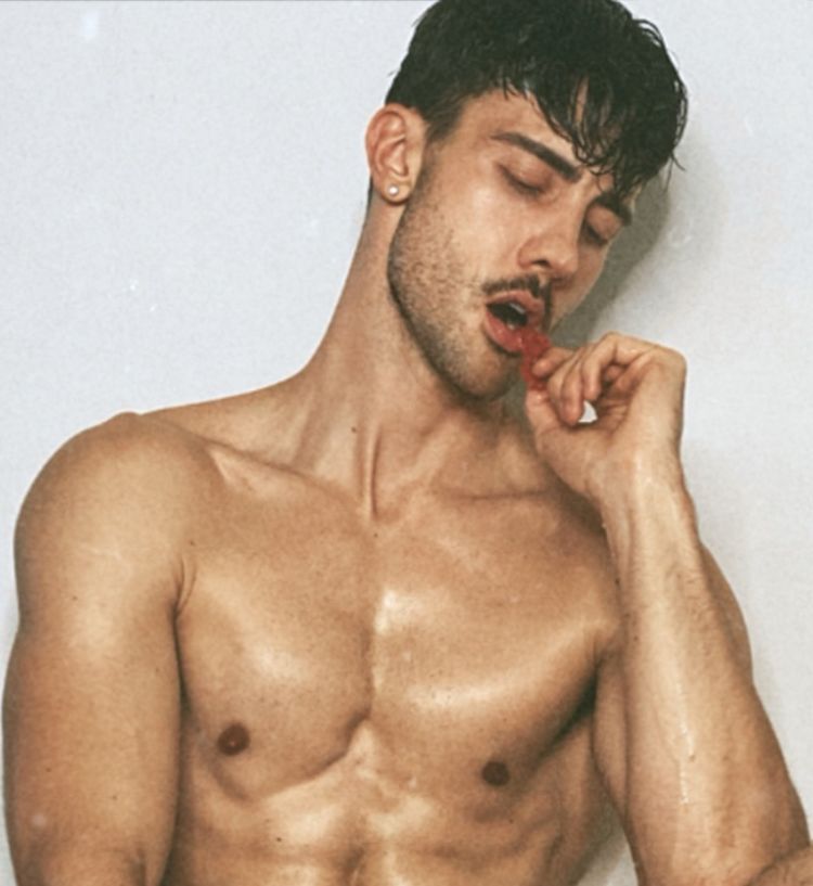 Best Erotica OnlyFans Accounts travisbryant
