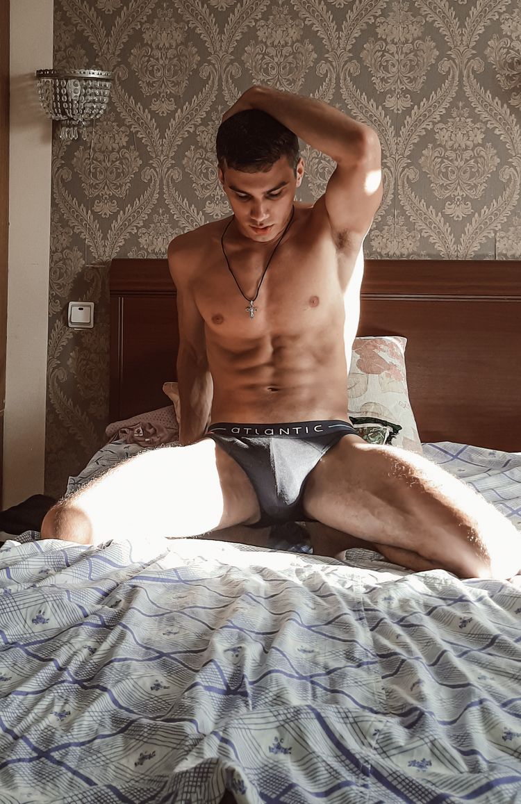 Best Naked Workout OnlyFans Accounts upton_top